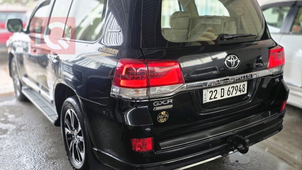 تويوتا لاندكروزر